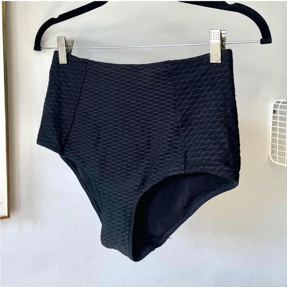 SOLD ◻️ PATTERNED H&M HIGH WAISTED SWIM SUIT BOTTOMS